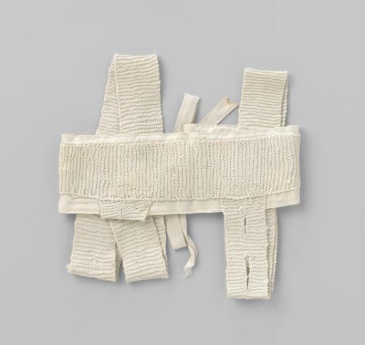 Knitted white leash