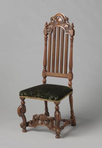 Walnut chair with upholstery of green floral-patterned leather. Back with five parallel stiles. Construction and decoration including S-scrolls