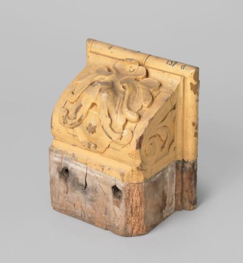 Collar with carved decoration