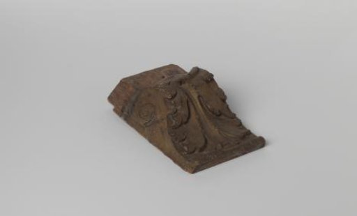 Console with carved ornament