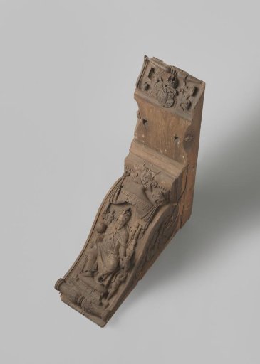 Cartouche and key piece with carved representation of the German Emperor