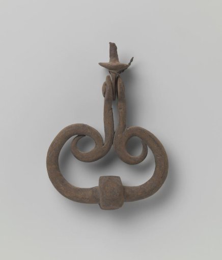 Ring van een deurklink, tevens deurklopper