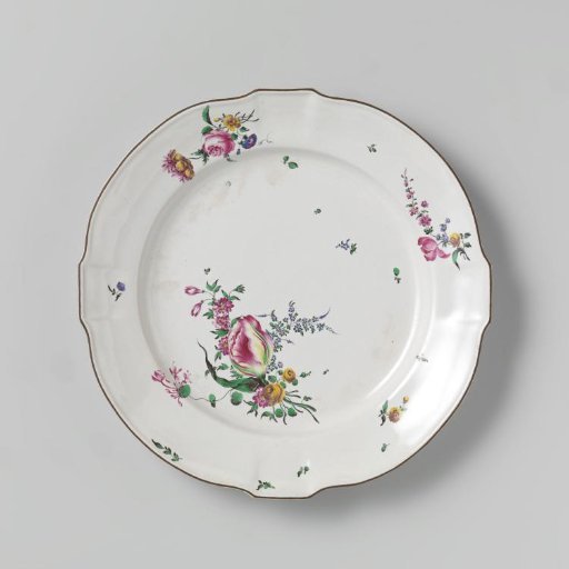 Saucer of a tureen with lid