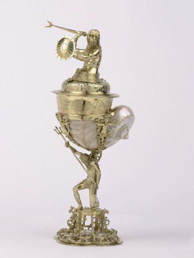 Knobbed horn cup