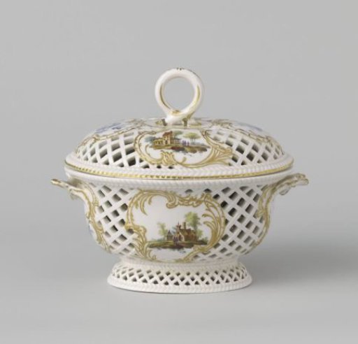 Chestnut vase with a cityscape and bouquets