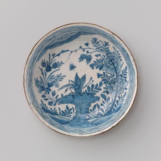 Saucer of Faience and Straw with Floral Decoration