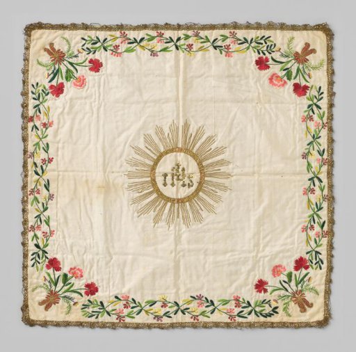 Chalice veil of silk embroidered with a radiant halo in gold thread, within which in gold-coloured paillettes IHS