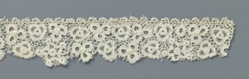 Strip of Crocheted Lace with Five-Pointed Stars and Flowers Made with Open Circles