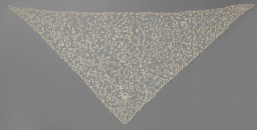 Shawl of appliqué lace with open border flowers