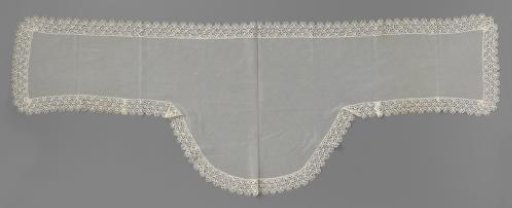 Fichu of machine-made tulle with a border of bobbin lace with stars and wreaths