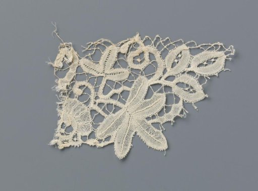 Strip of Bobbin Lace with Five-Leaf Pattern
