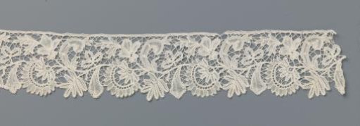 Strip of Bobbin Lace with Aster