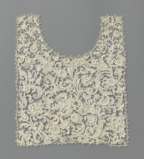Vest of modesty in needle lace with deeply cut crown leaves