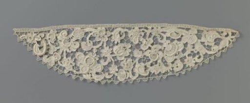 Cuff of needle lace with bows