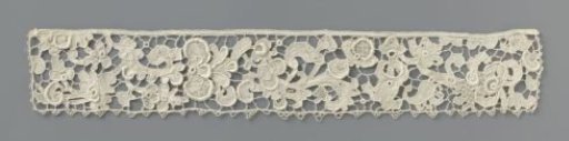 Collar of needle lace with unbound vines
