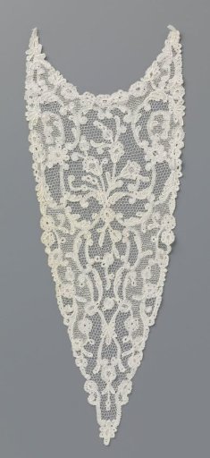 Vest of bobbin lace decorated with pattern of rocailles