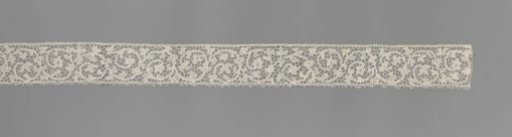 Strip needle lace with running spirals