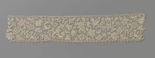 Strip of needle lace with feather motif