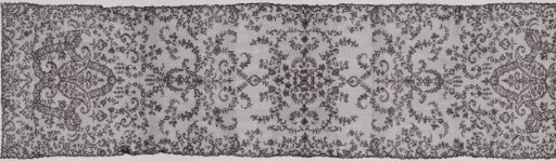 Shawl of Bobbin Lace with Kashmir Feather Motifs