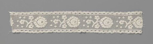 Insert of Bobbin Lace with Roses