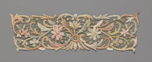Cuff of mixed lace in polychrome silk