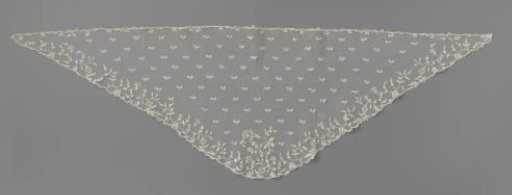 Veil of appliqué lace with scattered double leaves