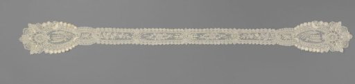 Pouch of needle lace with golden rain