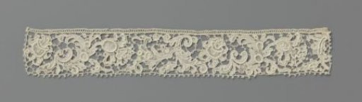 Cuff of needle lace with acanthus scrolls