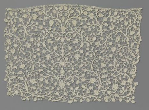 Jabot of Needle Lace with Heart-Shaped Vines