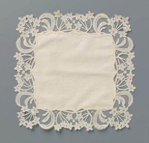 Handkerchief with border of appliqué lace with sickle leaves