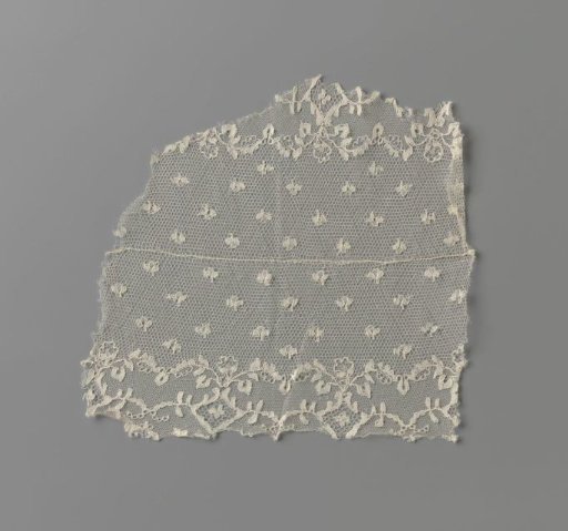 Flying leaf of bobbin lace with diamond-shaped medallions
