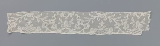 Strip of bobbin lace, so-called potter's lace