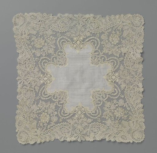 Handkerchief with a border of needle lace with four palmettes and four lozenges