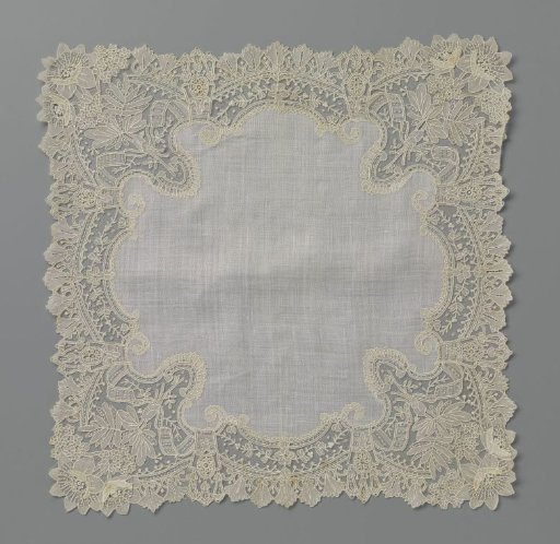Handkerchief with a border of needle lace with corner scrolls