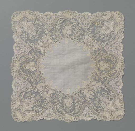 Handkerchief with a border of mixed lace with rails and pearl cord