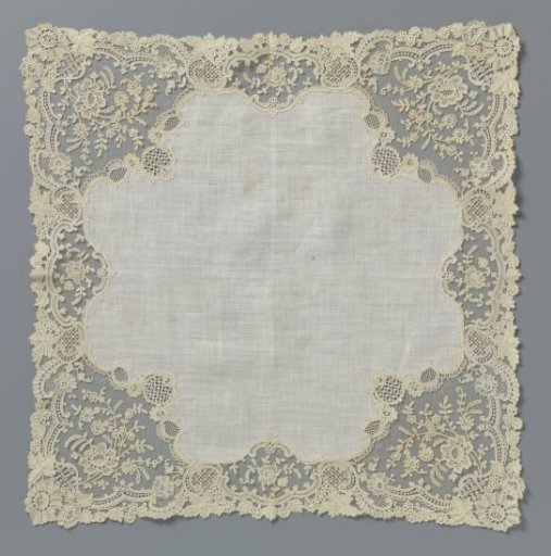 Handkerchief of appliqué lace with sixteen rocailles