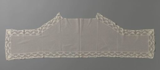 Shawl Collar with Border of Bobbin Lace with Zigzag Line
