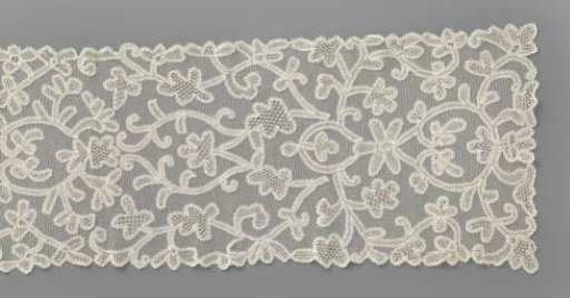 Scarf of mixed lace with symmetrical branches