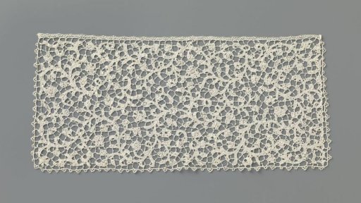 Jabot of needle lace with spiral vines