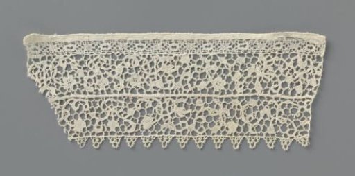 Doubled strip of needle lace with heart-shaped vines
