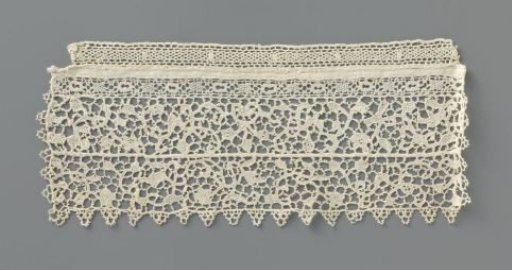 Doubled strip of needle lace with heart-shaped tendrils