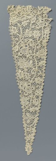 Insertion of crocheted lace, imitation coarse Venetian lace