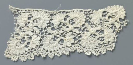 Strip of Crocheted Lace with Fan-Shaped Flowers