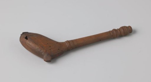 Wooden Pipe Rack with Brass Hinges, with Pipe