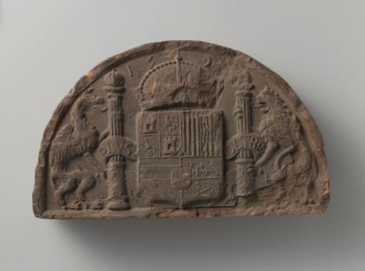 Fireplace tile with the motto Plus Oltre of Charles V