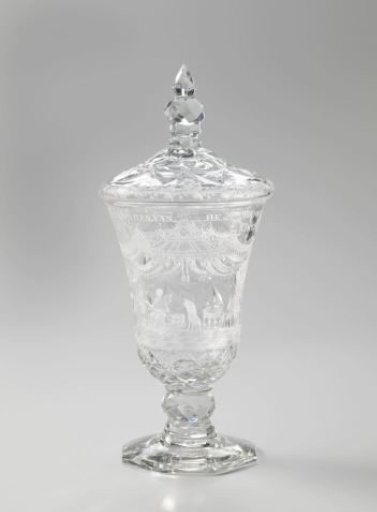 Lidded wine glass with a lying-in chamber