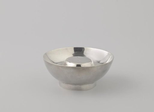 Wine tasting bowl, smooth, with a vaulted bottom