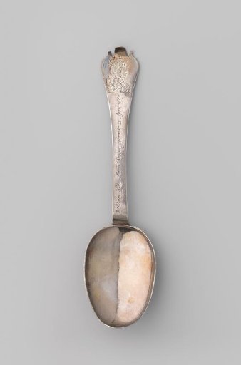 Spoon with engraved depiction of King William III and Queen Mary