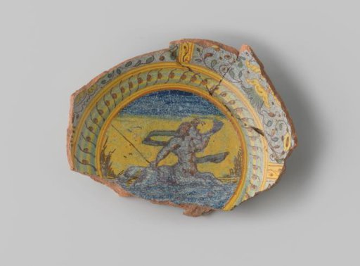 Plate fragment of red-fired earthenware, with footring, with a painting on the flat surface of a mythological figure standing in water, surrounded by various edges and flower forms in yellow, green, orange, brown and blue