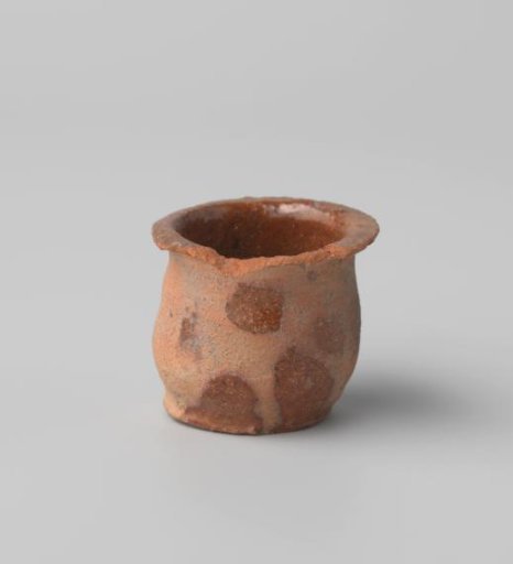 Salve pot of red-firing earthenware, lined with lead glaze inside, rim damaged